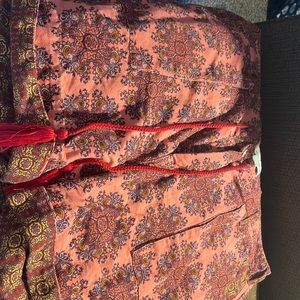 Relaxed, drawstring shorts in vibrant prints. Cotton. Machine wash.